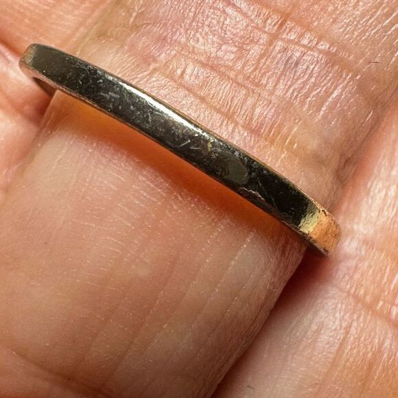 Gold tone circle rhinestone ring - Picture 6 of 7